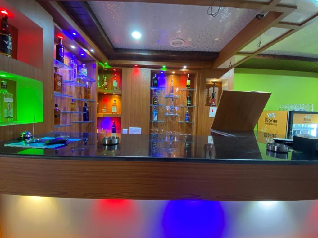 Hotel Kjs Inn Bahāsi Buitenkant foto